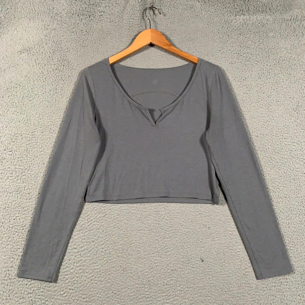 Lululemon Long Sleeve Crop Top Women's Medium M Gray Notched V-Neck Quick-Drying